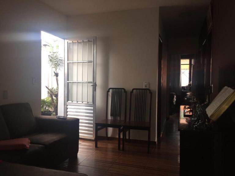 Casa à venda no Lindéia: 